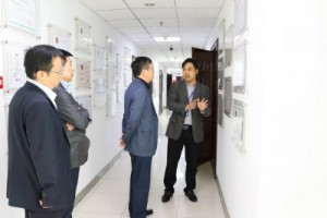 国家融资担保基金公司总经理向世文一行莅临ayxty.com科技调研指导